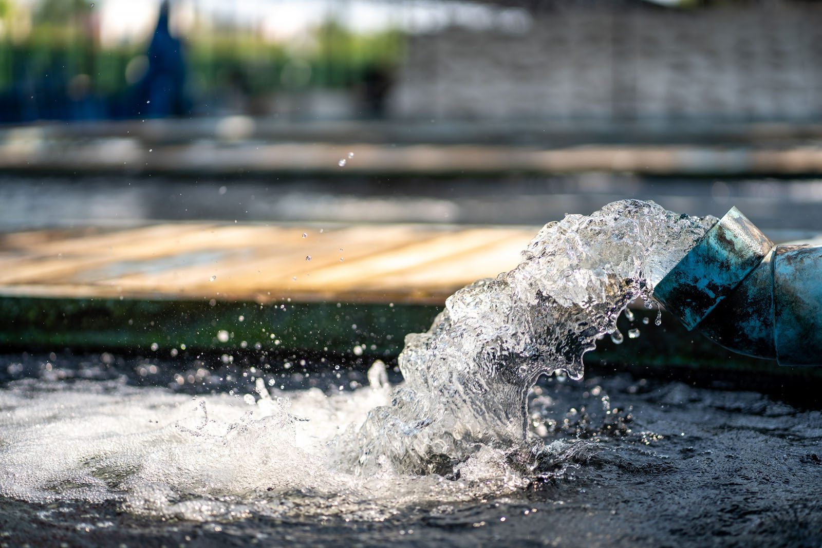 water-flow-treatment-system-from-the-water-pump-pipe-motion-of-w-2